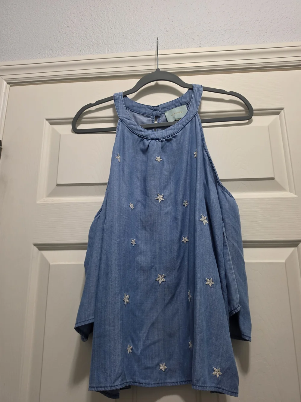 Skies Are Blue Light Blue Star-Embroidered Cold-Shoulder Top Size Small